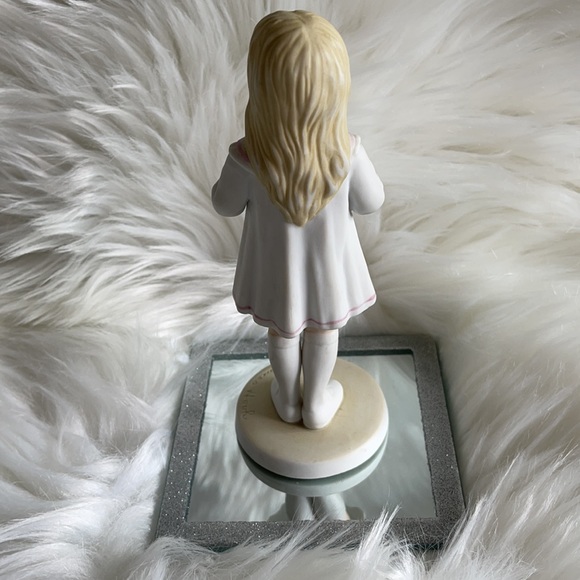 Frances Hook Sunday School Figurine - Picture 3 of 9